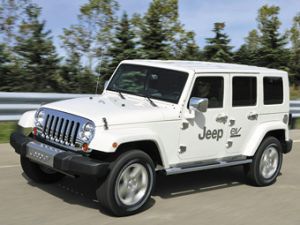 Первый электрокар Jeep появится в 2012 году